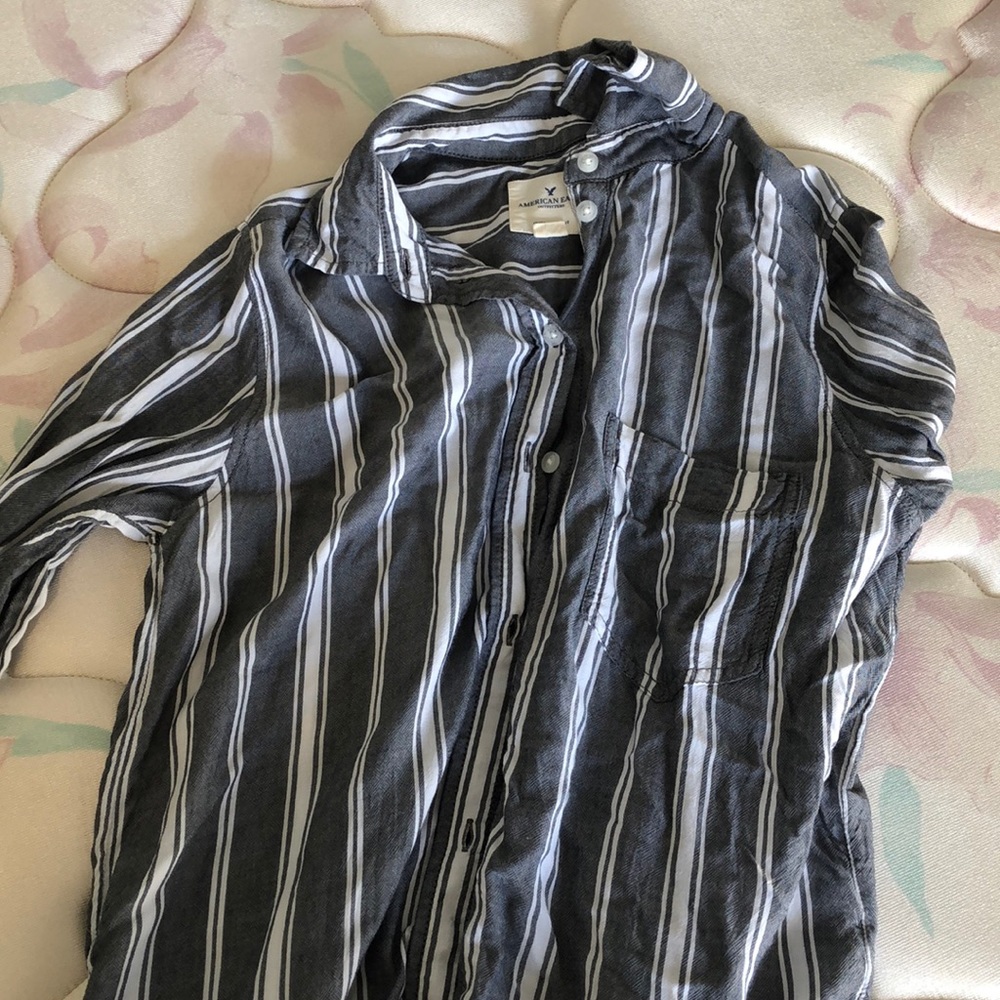 AEO shirt